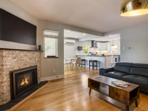 1702 San Patricio Ave SW, Albuquerque, NM 87104