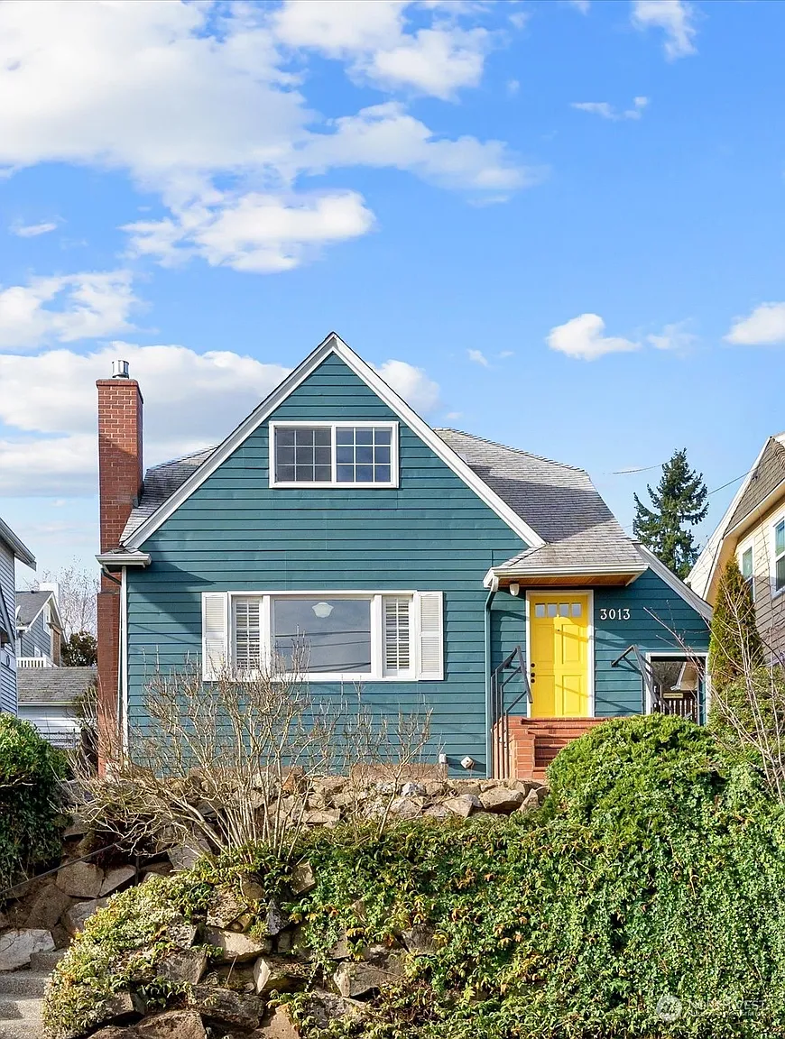3013 36th Avenue SW photo 1