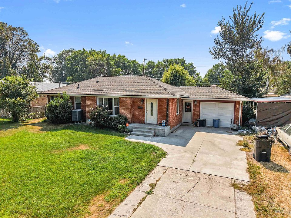 1st image of 2040 Conant Ave