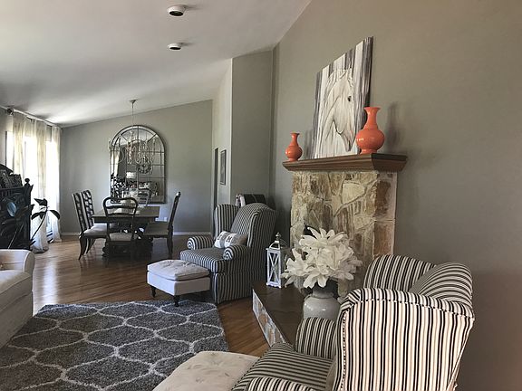 4th image of 4 Bayberry Ln
