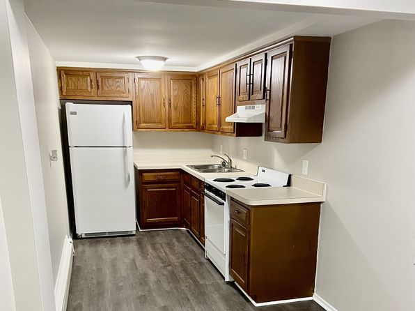 22040 Huron River Dr