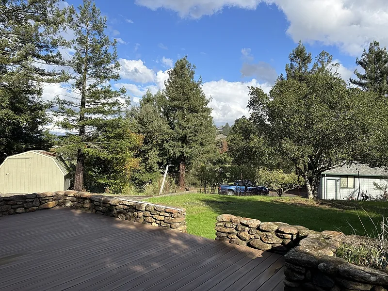 3 bed, 2.0 bath, 1800 sqft, $4,100 — Photo 4
