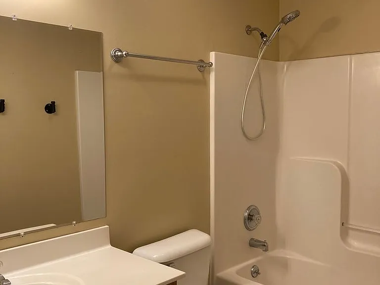 121 Chevy Chase Pl — Photo 14