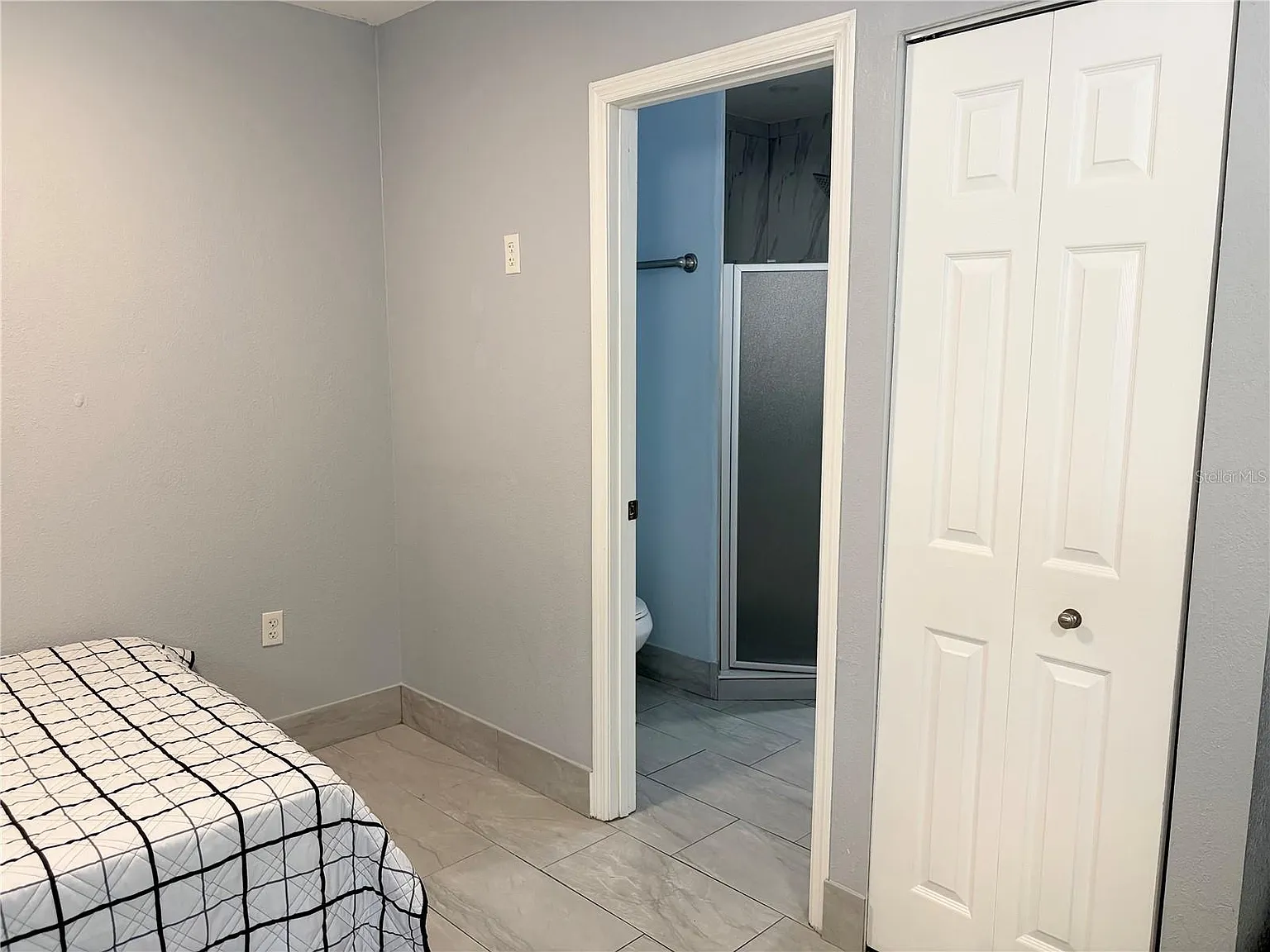 1 bed, 1.0 bath, 300 sqft, $1,100 — Photo 4