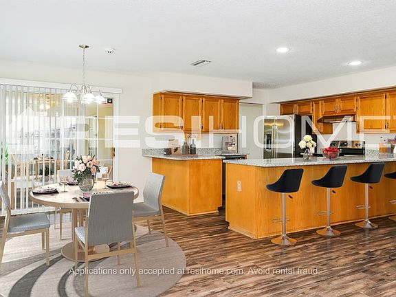 3rd image of 1358 E Normandy Blvd