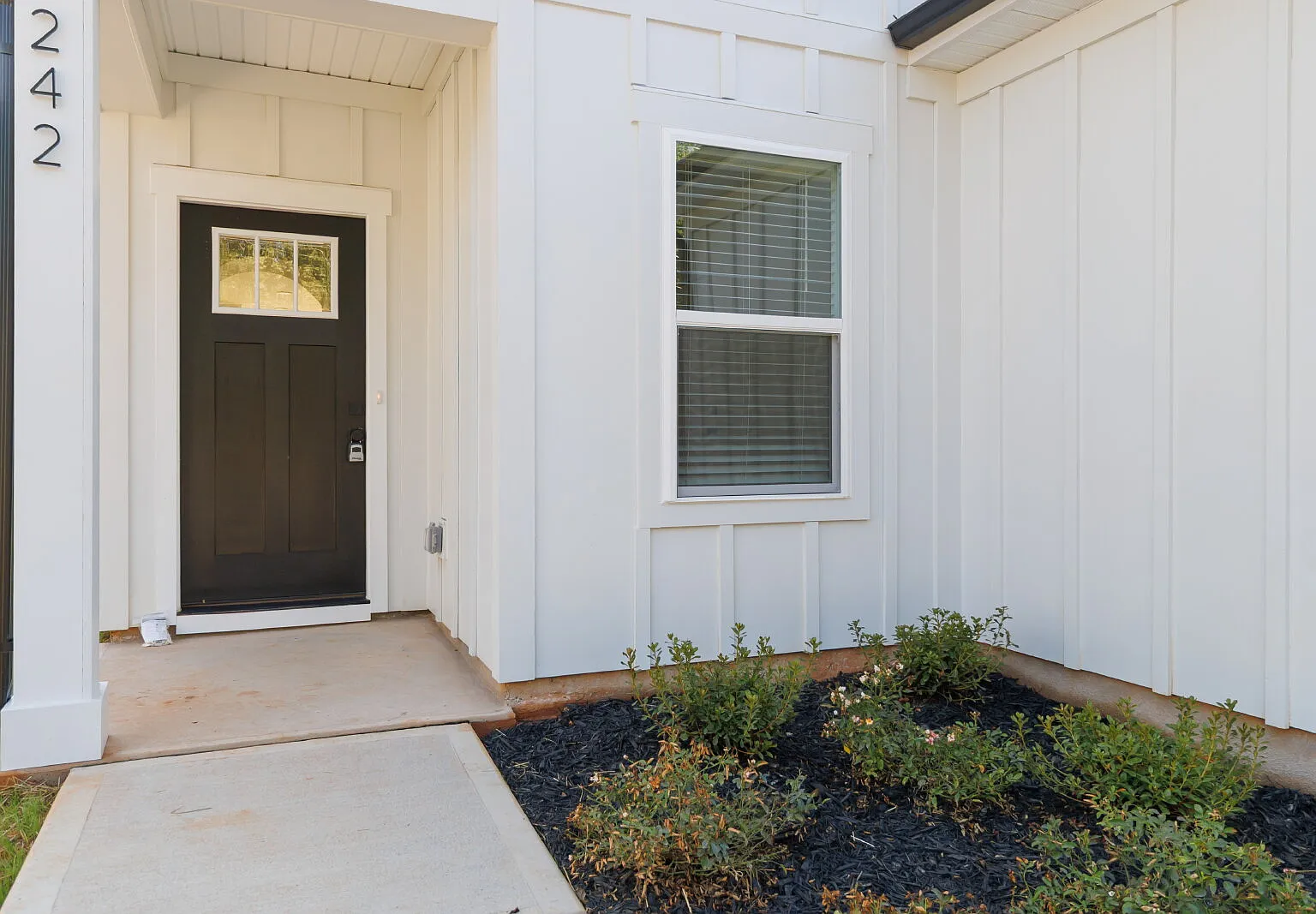 3 bed, 2.0 bath, 1250 sqft, $2,450 — Photo 3