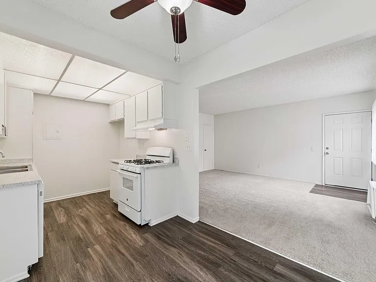 Belinda Apartment Homes — Photo 12