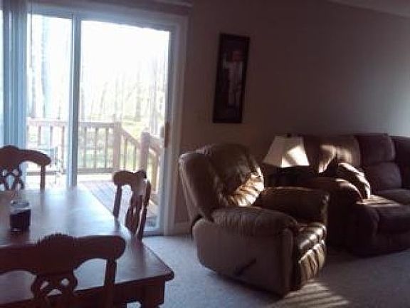3rd image of 35 Cherry Ln