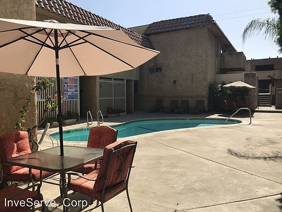 3rd image of 300 W Grand Ave APT 1