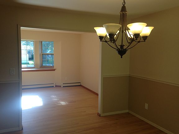 5th image of 15 Cranford Blvd