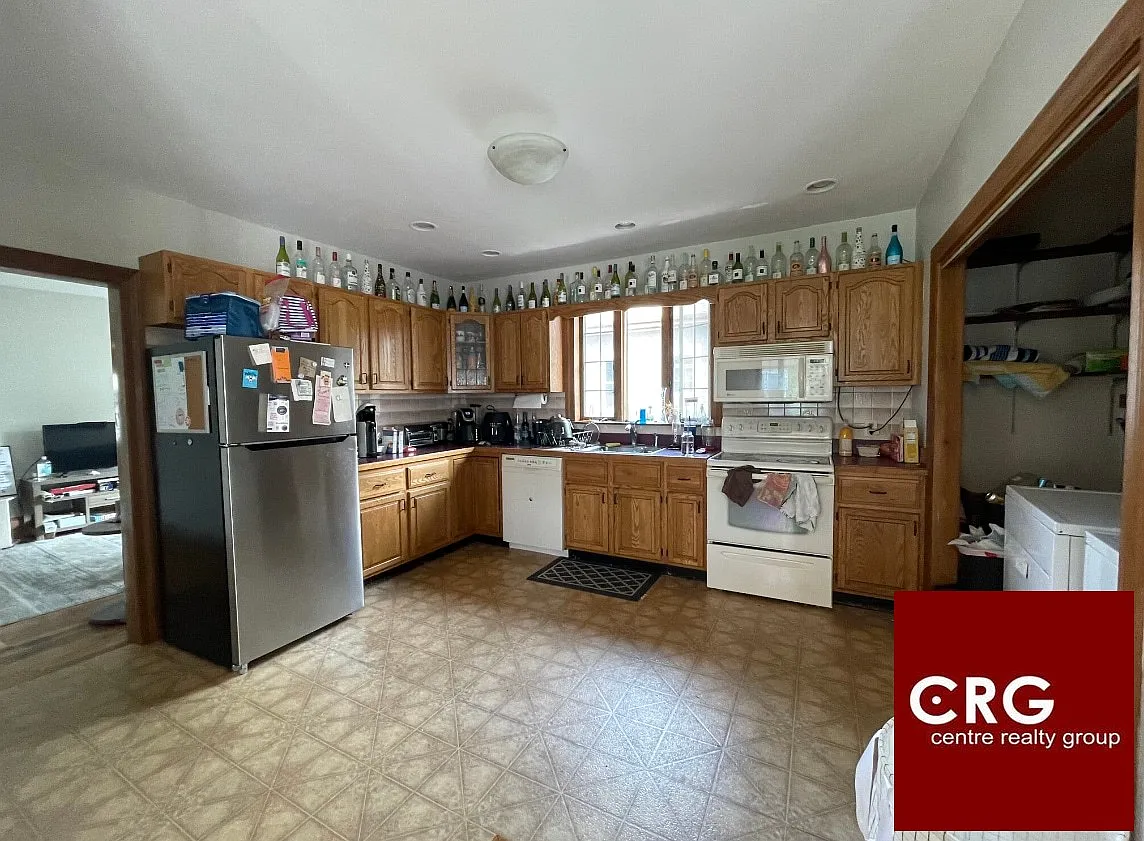 3 bed, 1.0 bath, 1000 sqft, $4,250 — Photo 1