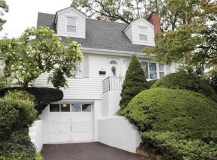 69 Ewart St, Scarsdale, NY 10583