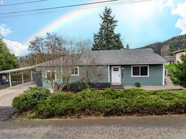 765 W Rainbow St, Roseburg, OR 97471