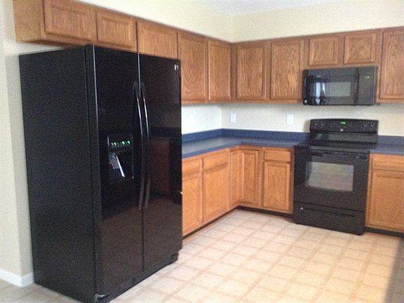 2nd image of 210 Heritage Trail Dr