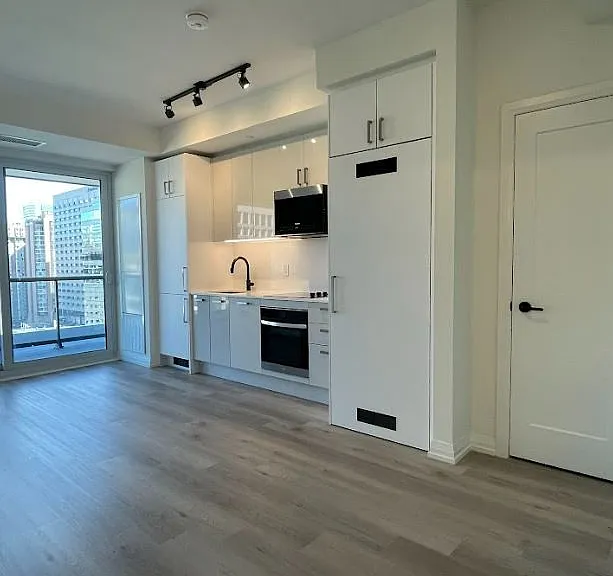 280 Dundas St W #1404 — Photo 8