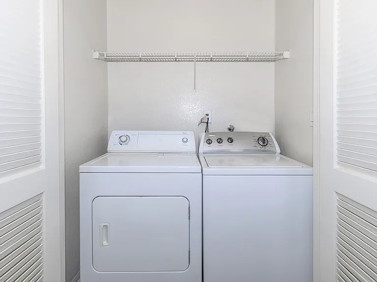 Laurel Glen Apartment Homes — Photo 42