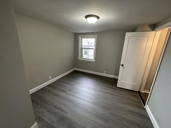 3rd image of 174 High St #11099018