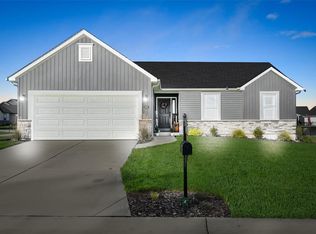 587 Lakewood Dr, Moscow Mills, MO 63362