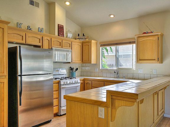 4th image of 104 Downey Cir