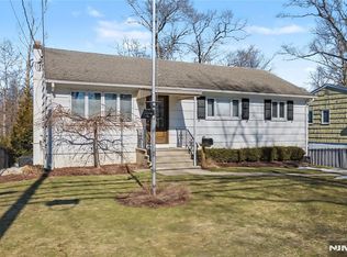 113 Seminole Ave, Oakland, NJ 07436