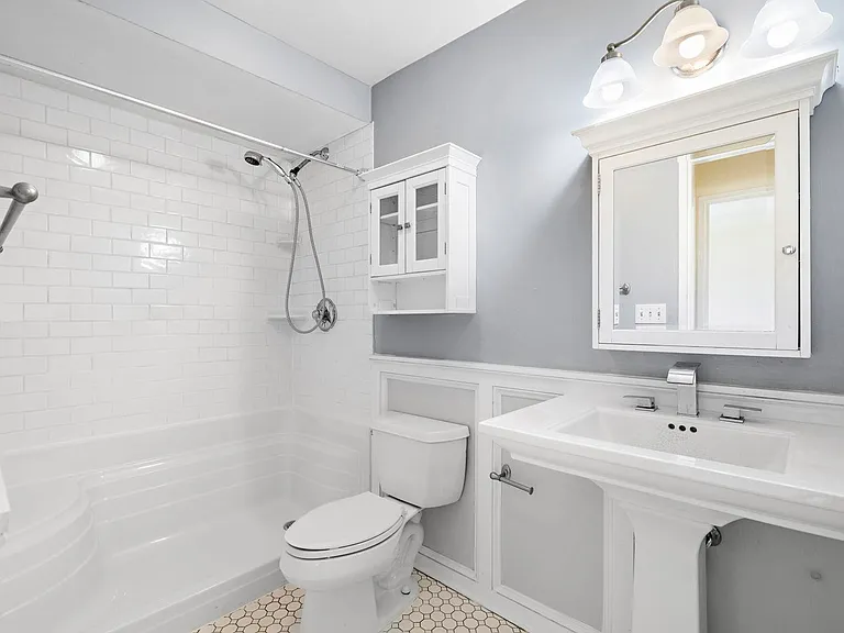 420 Jefferson St #3B — Photo 8