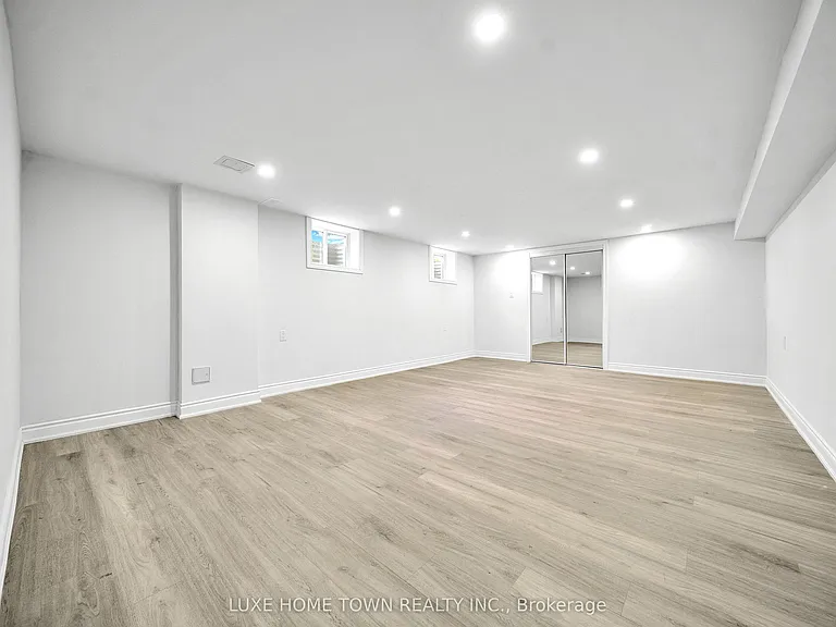 5 Centennial Dr — Photo 34