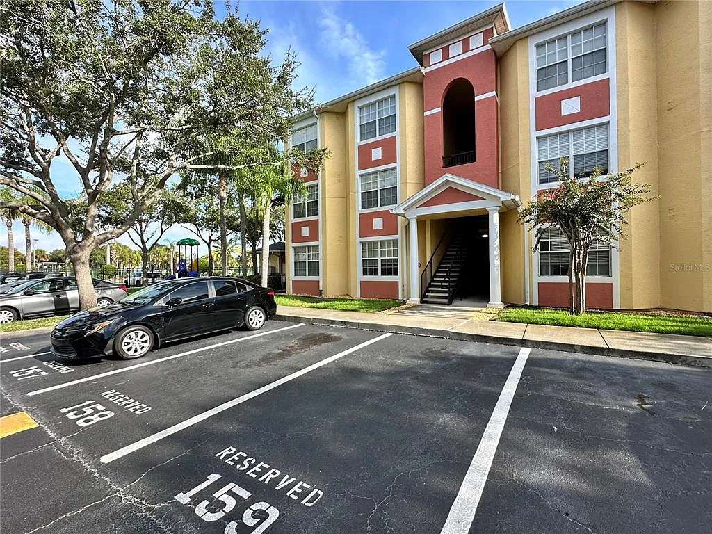 1 bed, 1.0 bath, 643 sqft, $1,499 — Photo 2
