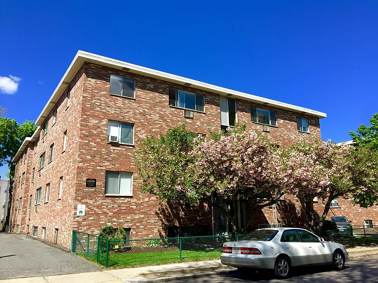 Gardner Street Apartments — Photo 6
