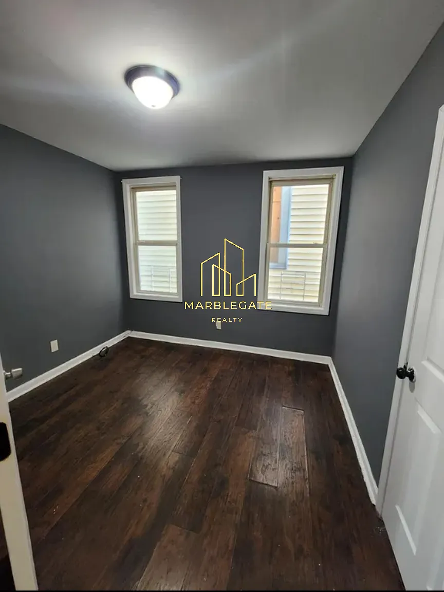 Building Photo - 449 Avon Ave #2AZ