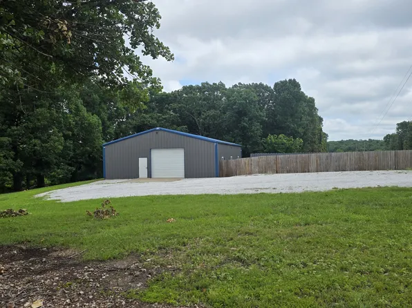 665 Cemetery Rd, Neosho, MO 64850