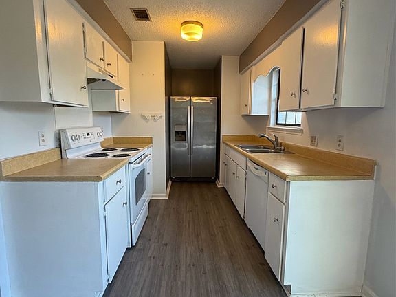 4th image of 231 Honey Lane Cir