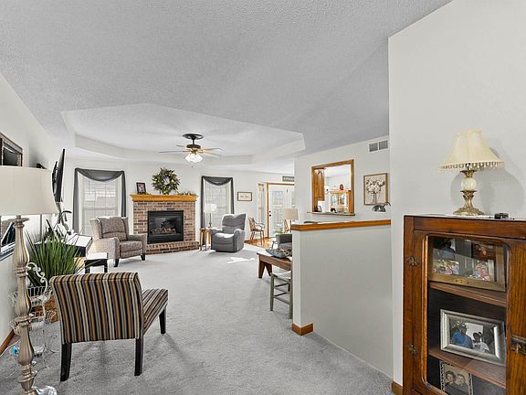 5th image of 2411 Stacey Ln