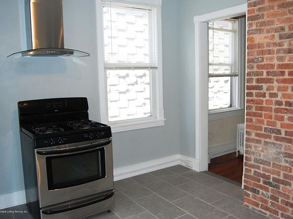 5th image of 391 Van Duzer St APT 2