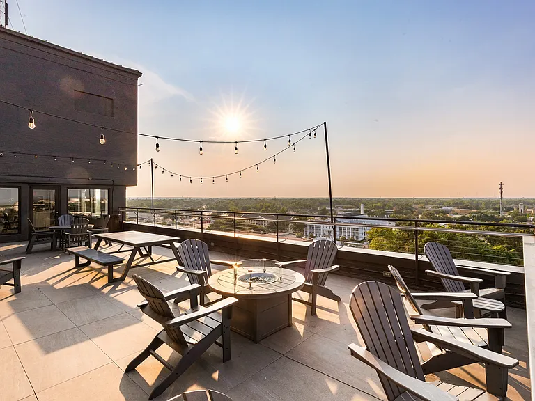 Elevate 758 — Photo 11