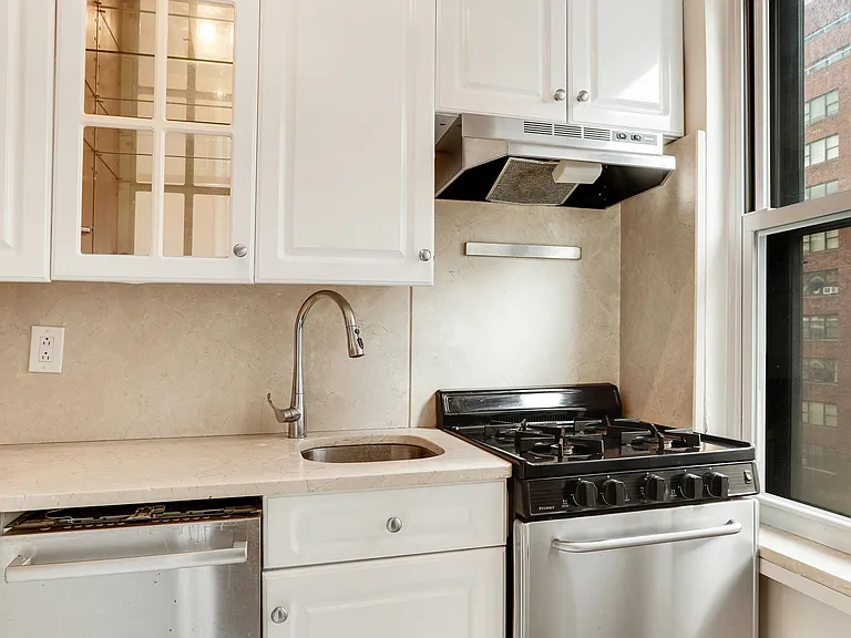 7 Park Ave #12C — Photo 5