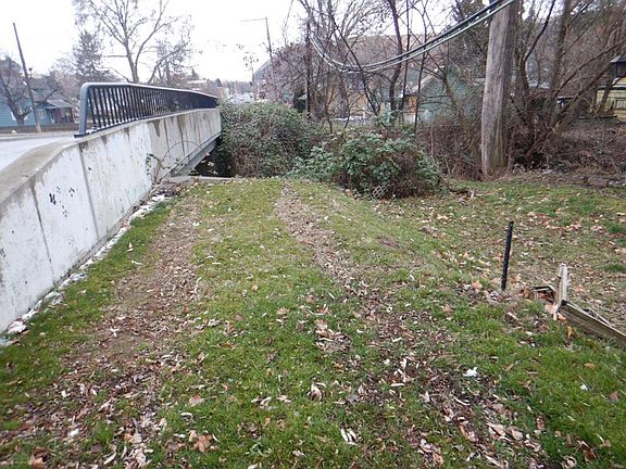 3rd image of 407 N 1st St