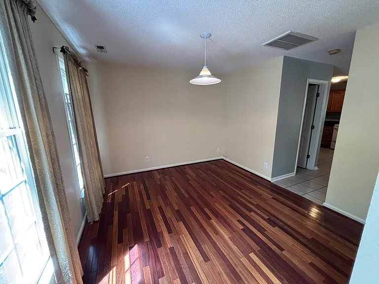 12 Bridgeport Dr — Photo 9
