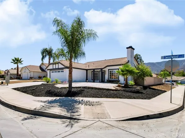 19415 Sweetwood Ln, Lake Elsinore, CA 92530