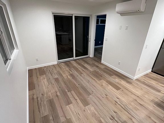 4th image of 2149 Harrison Ave #1
