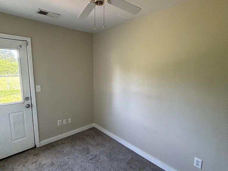 600 NW Westvale Cir #A — Photo 8