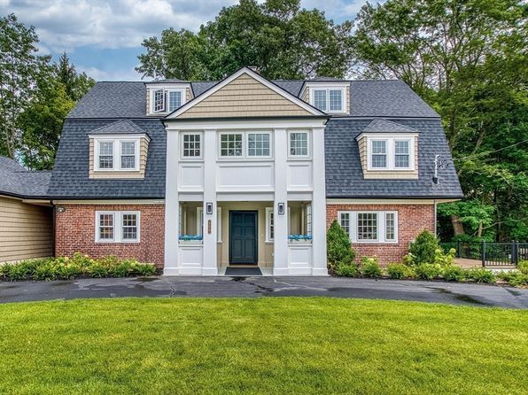 178 Mount Vernon St, Dedham, MA 02026