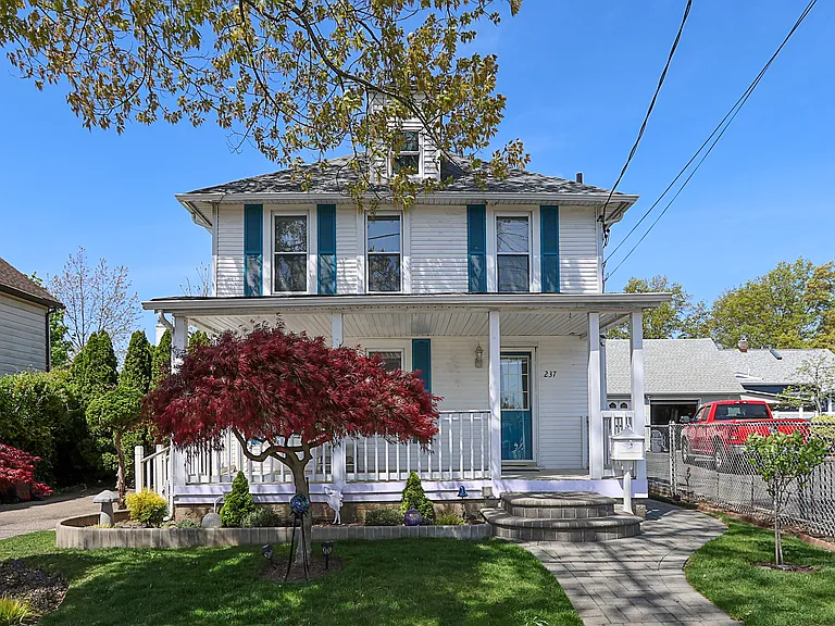 237 Fulton St — Photo 1