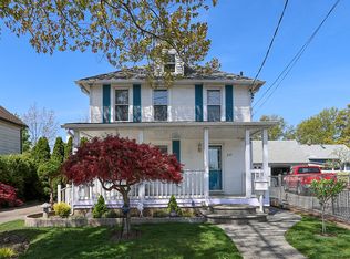 237 Fulton St, Westbury, NY 11590