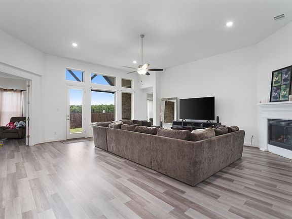 5th image of 504 Pulitzer Dr