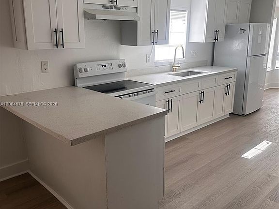 4th image of 131 Oak Dr