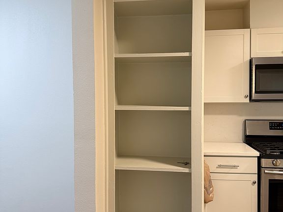5th image of 301 NE 22nd St #301
