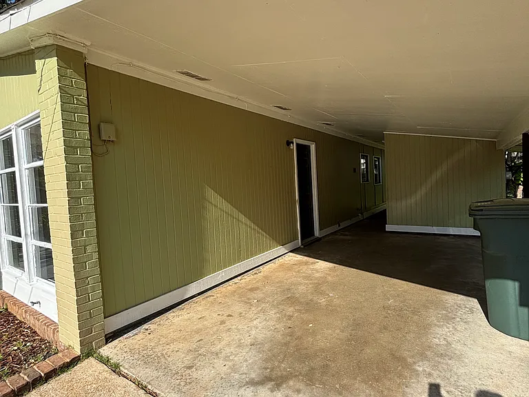 2131 Guava Cir NW — Photo 2