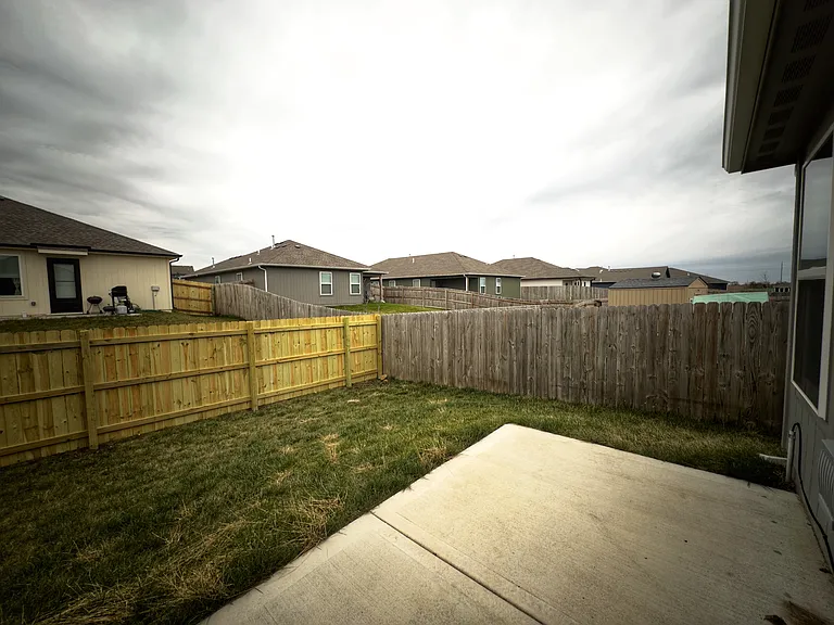 622 N Pecan St — Photo 26