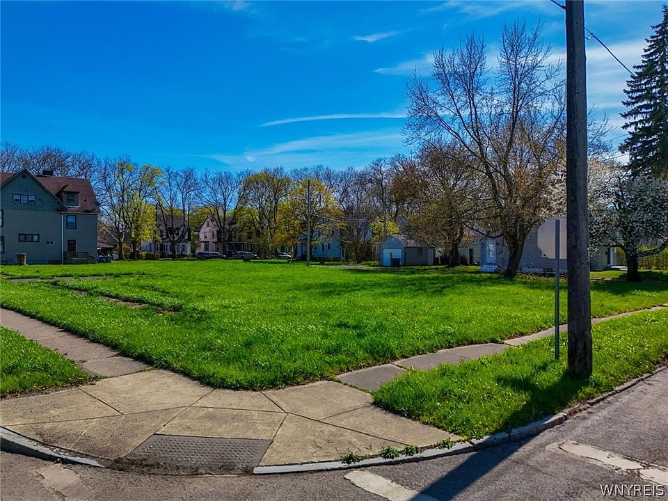 1st image of 39 Hyde Park Blvd #13