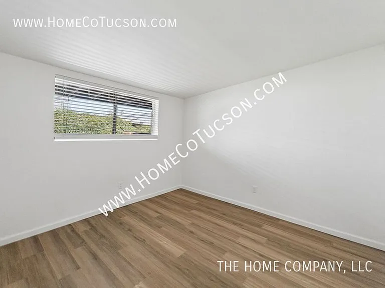 4537 E Fairmount St — Photo 10